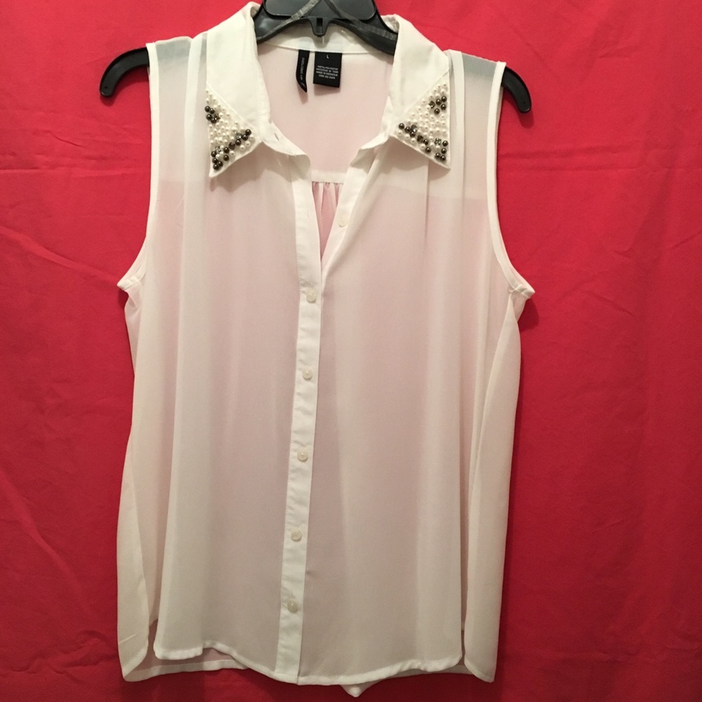 Sleeveless Beaded Collar Top